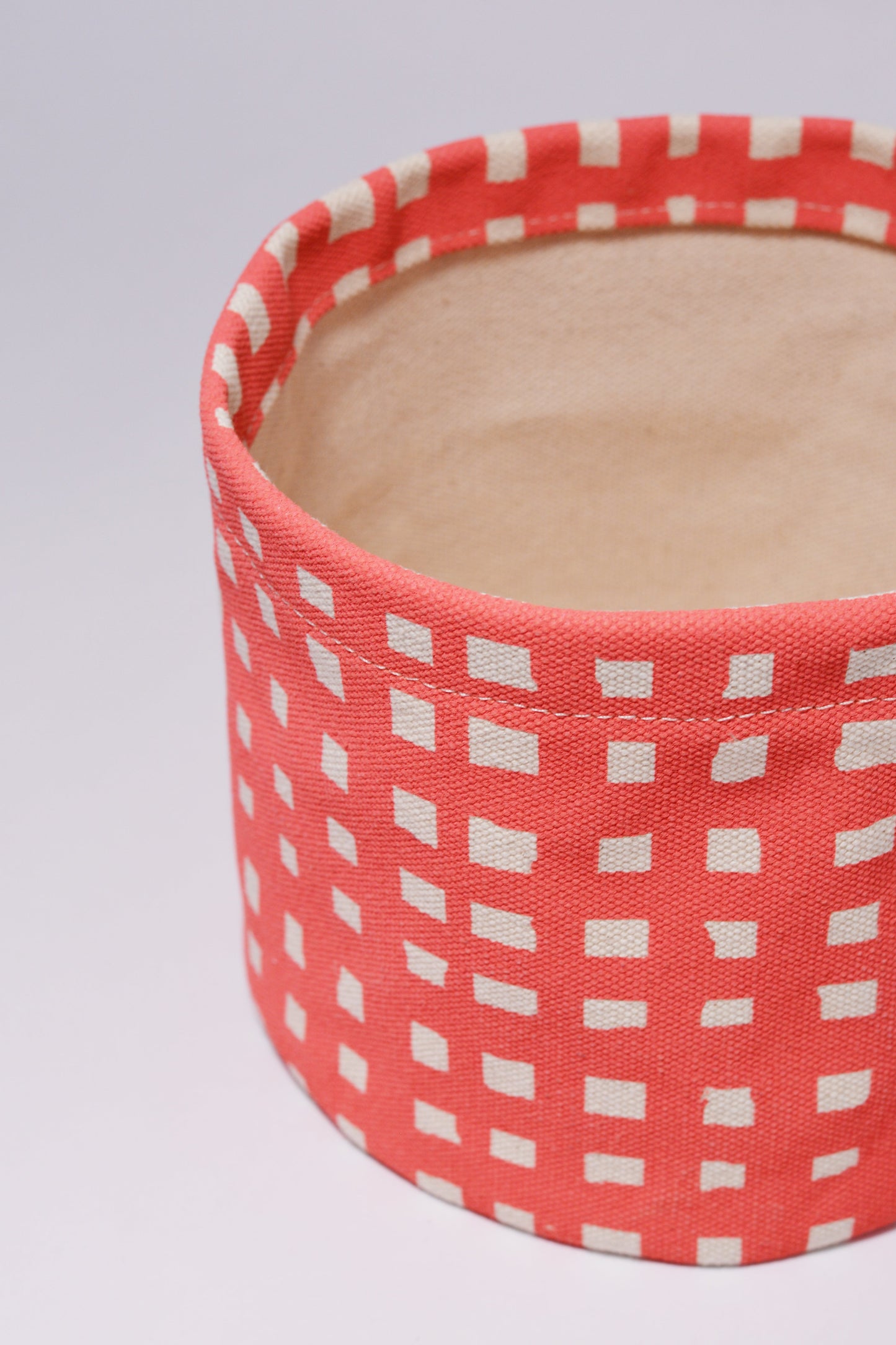 Micro Grid Round Bin/Canvas Planter