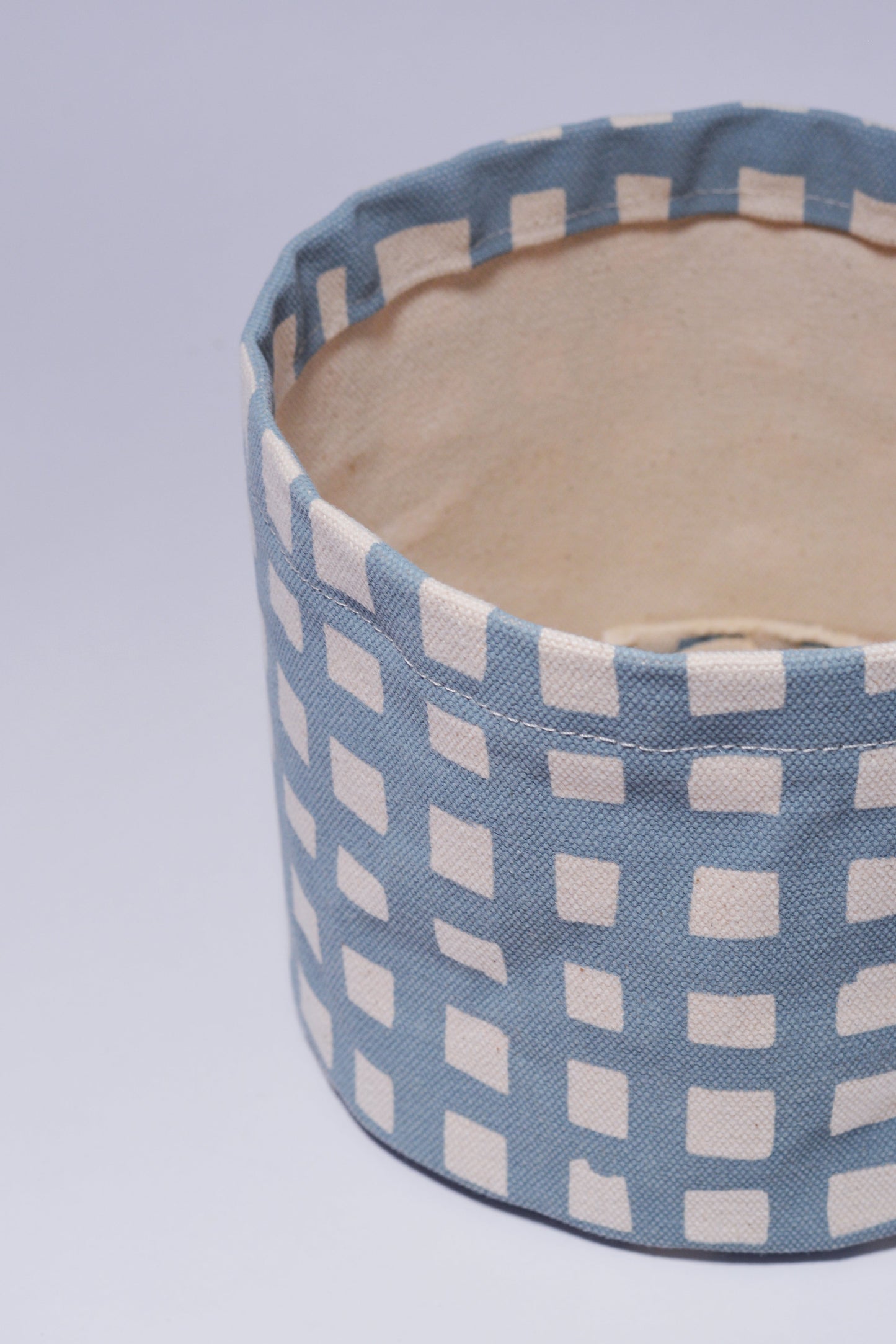 Grid Round Bin/Canvas Planter