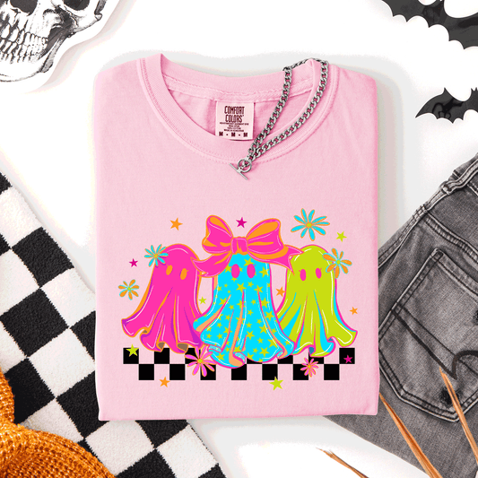 Bright and Colorful, Retro Halloween Ghosts, Checkered, Comfort Colors T-Shirt