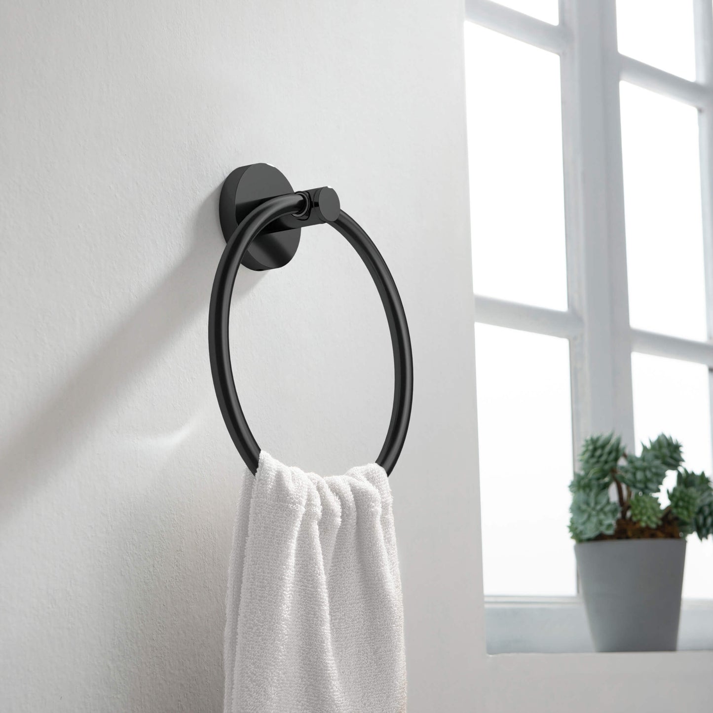Halo 4-Piece Bathroom Hardware Set 2