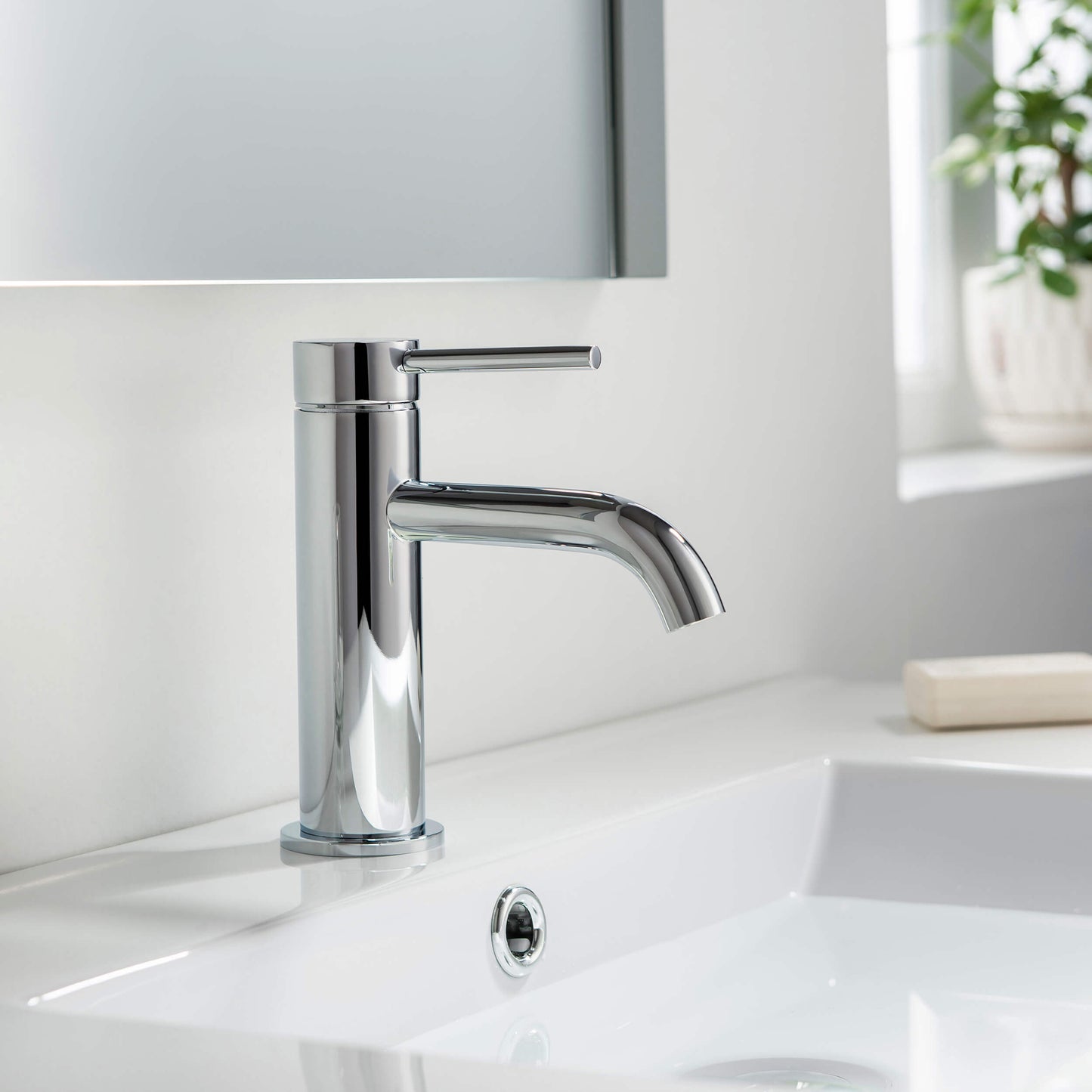 Halo Single Handle Bathroom Vanity Sink Faucet with Pop Up Drain