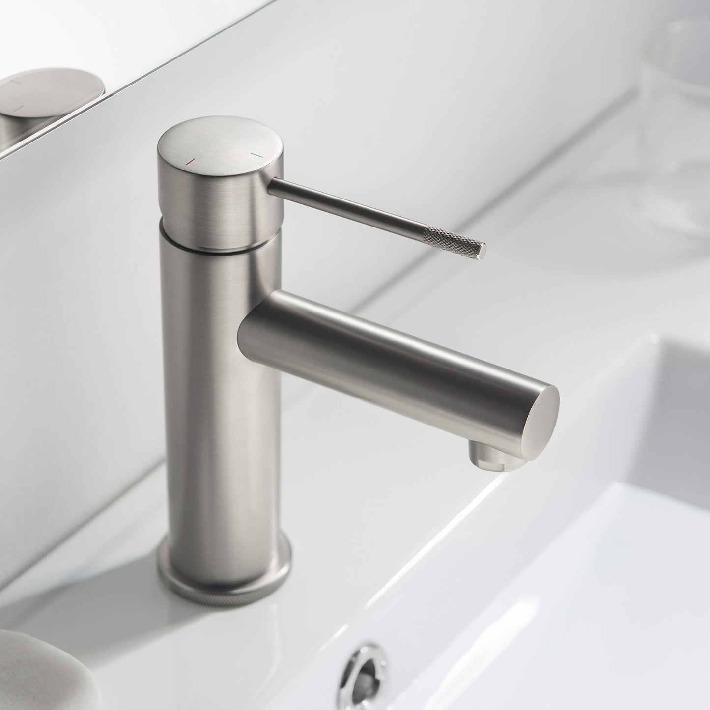Verona Single Handle Bathroom Vanity Sink Faucet with Pop Up Drain