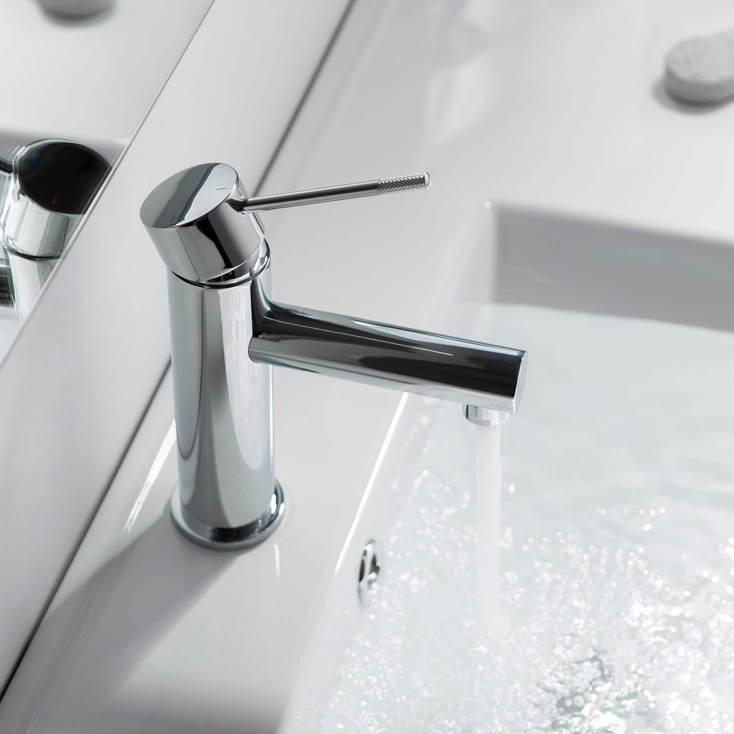 Verona Single Handle Bathroom Vanity Sink Faucet with Pop Up Drain