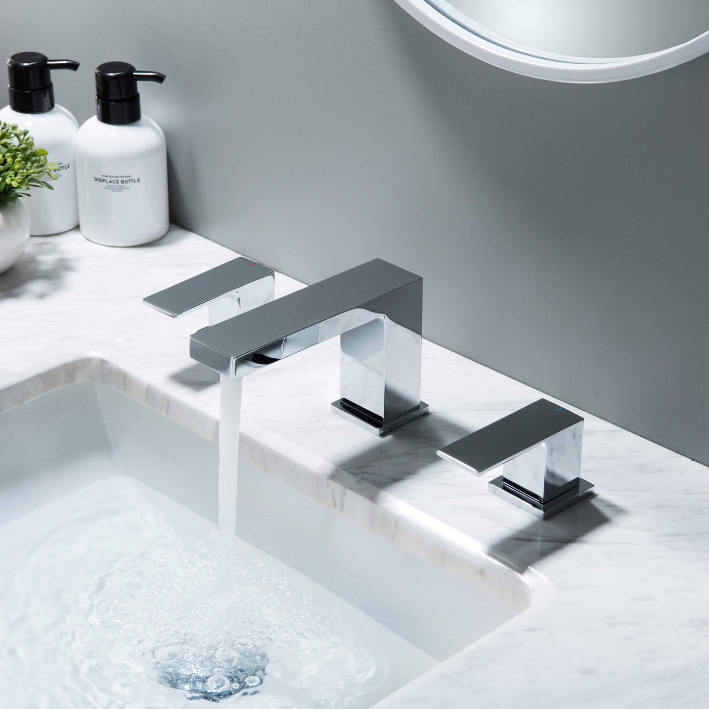 Quadra 8" Widespread Bathroom Sink Faucet with Drain Assembly