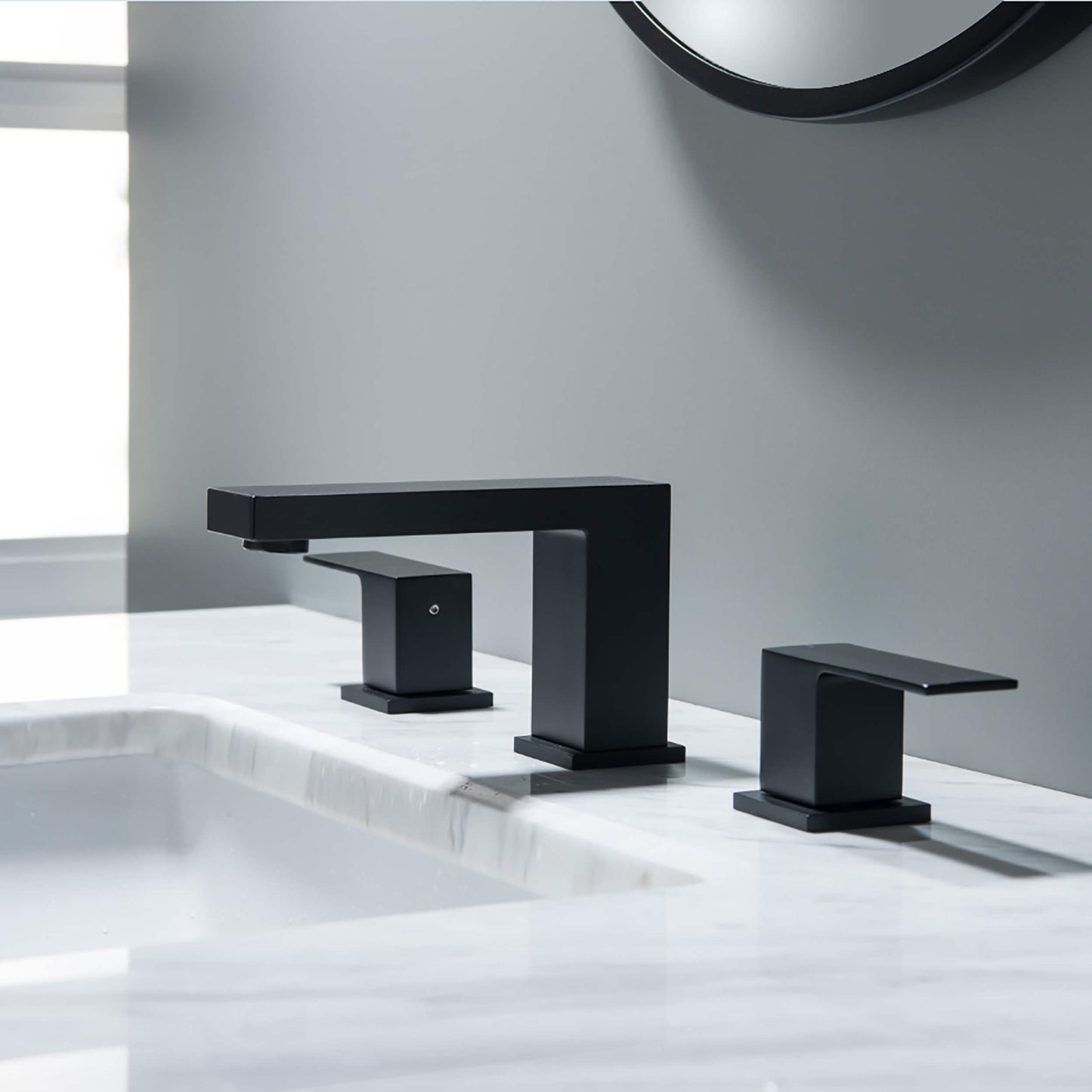 Quadra 8" Widespread Bathroom Sink Faucet with Drain Assembly