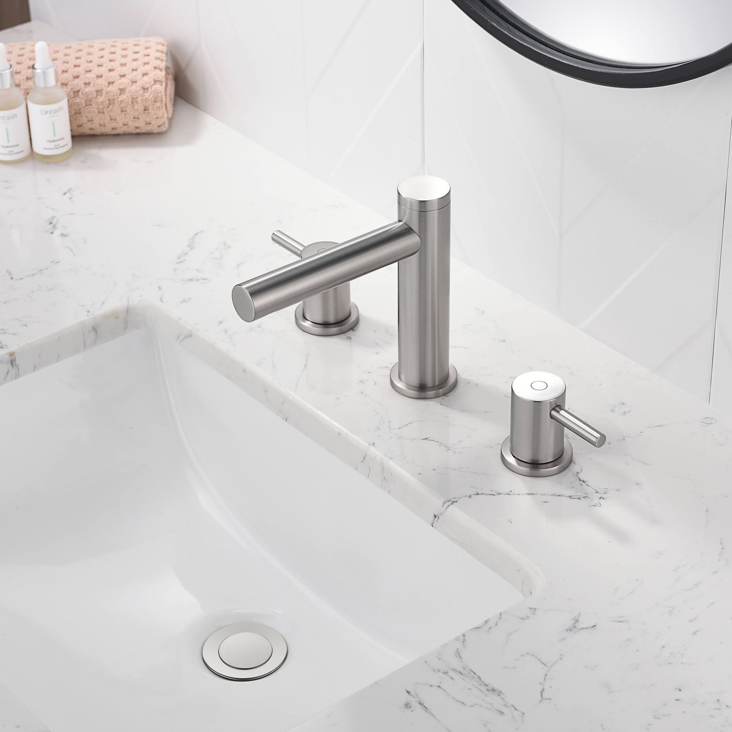 Halo 8" Widespread Bathroom Sink Faucet with Drain Assembly