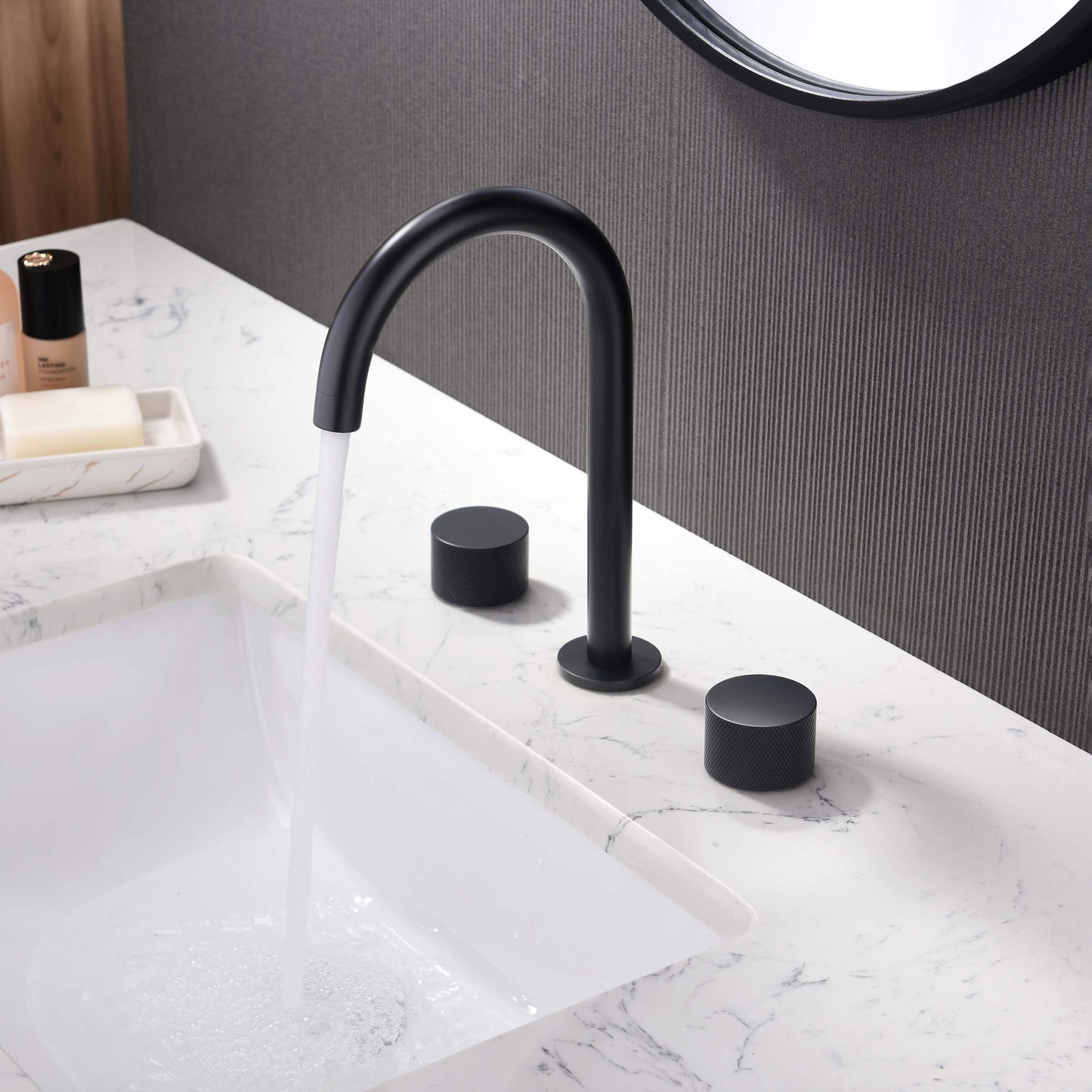 Verona 8" Widespread Bathroom Sink Faucet with Drain Assembly