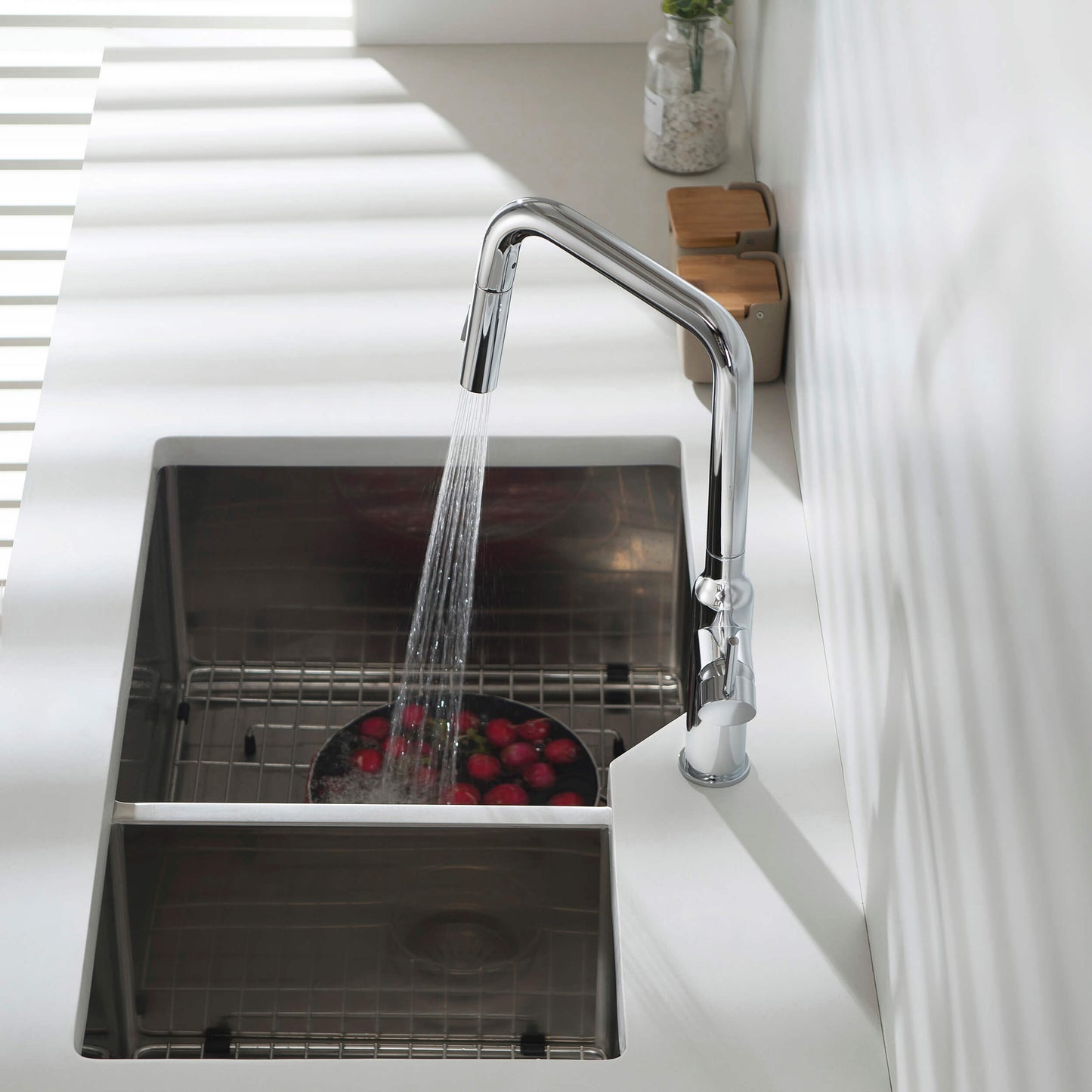 Tampa Single Handle Pull Down Kitchen Sink Faucet