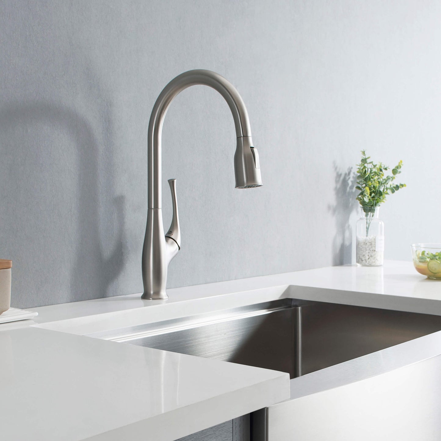 Kansas Single Handle Pull Down Kitchen Sink Faucet