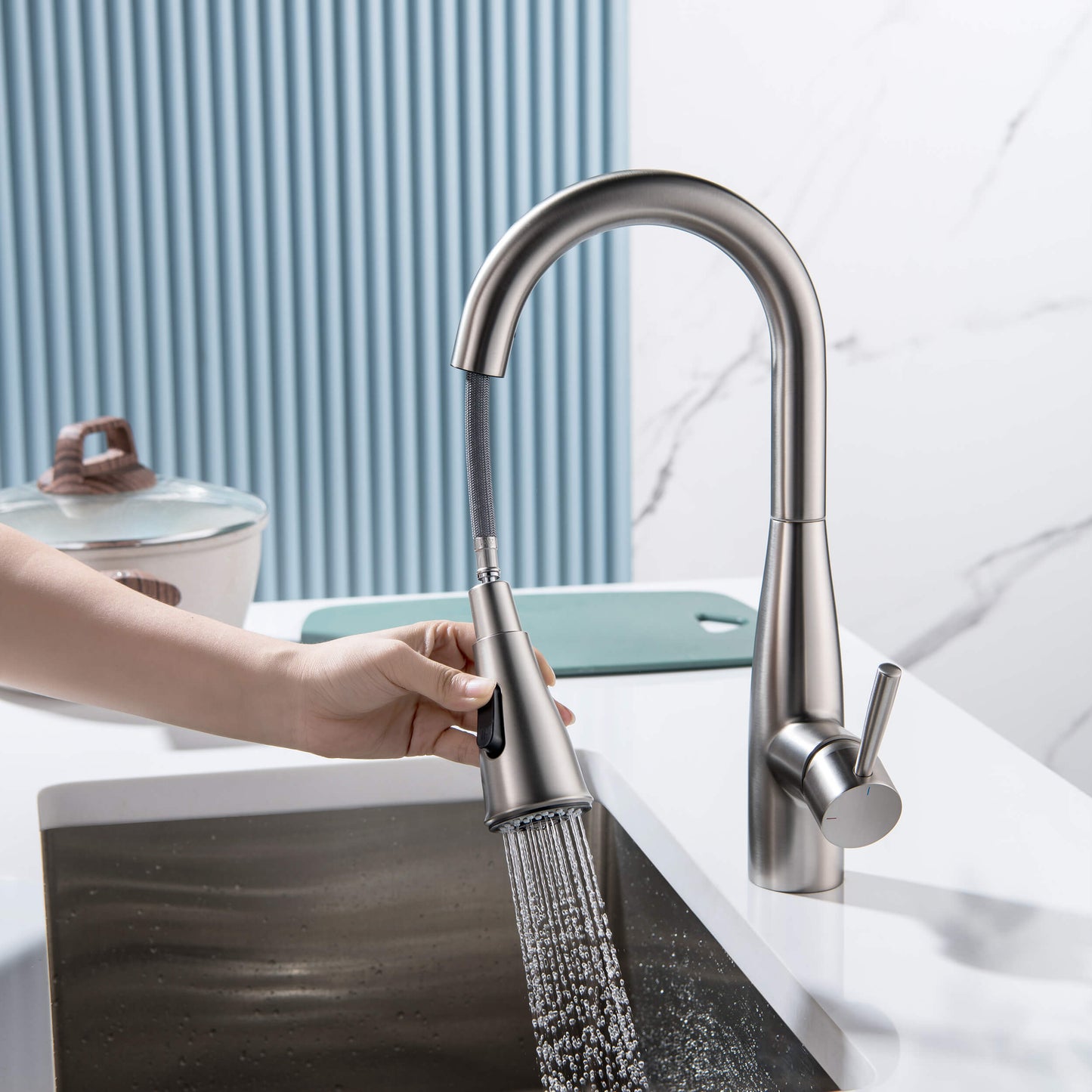 Plano Single Handle Pull Down Kitchen Sink Faucet