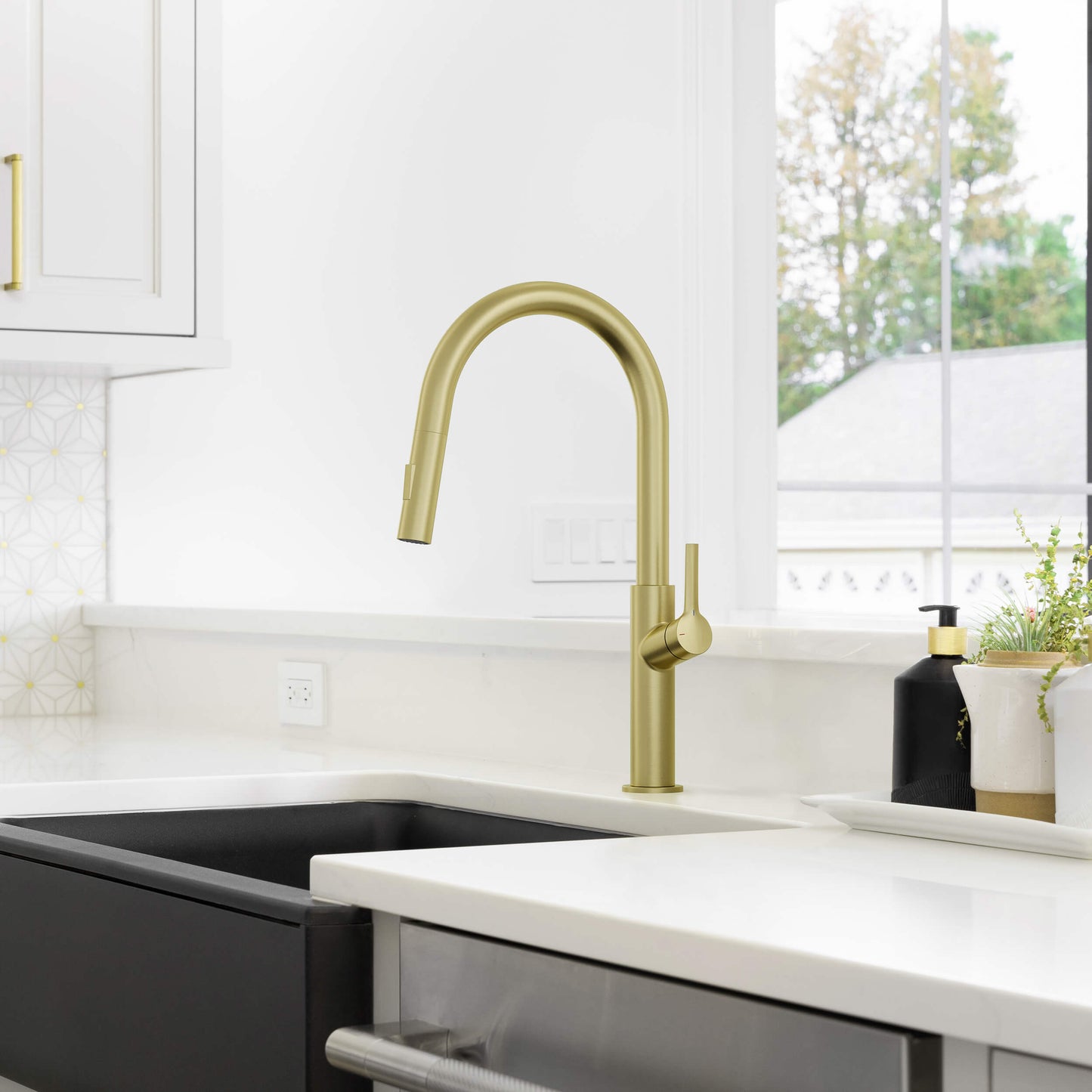 Neo Single Handle Pull Down Kitchen Sink Faucet
