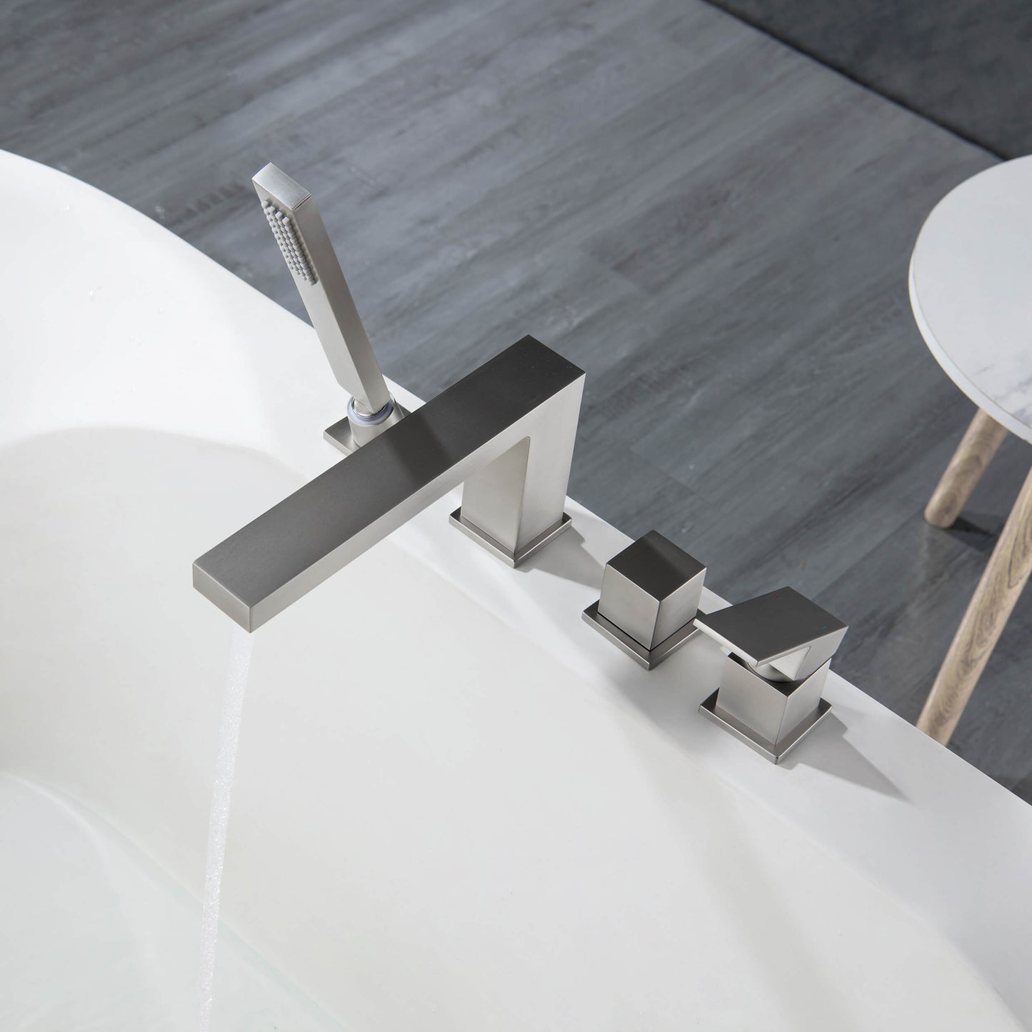 Quadra Deck Mounted Bathtub Faucet with Hand Shower
