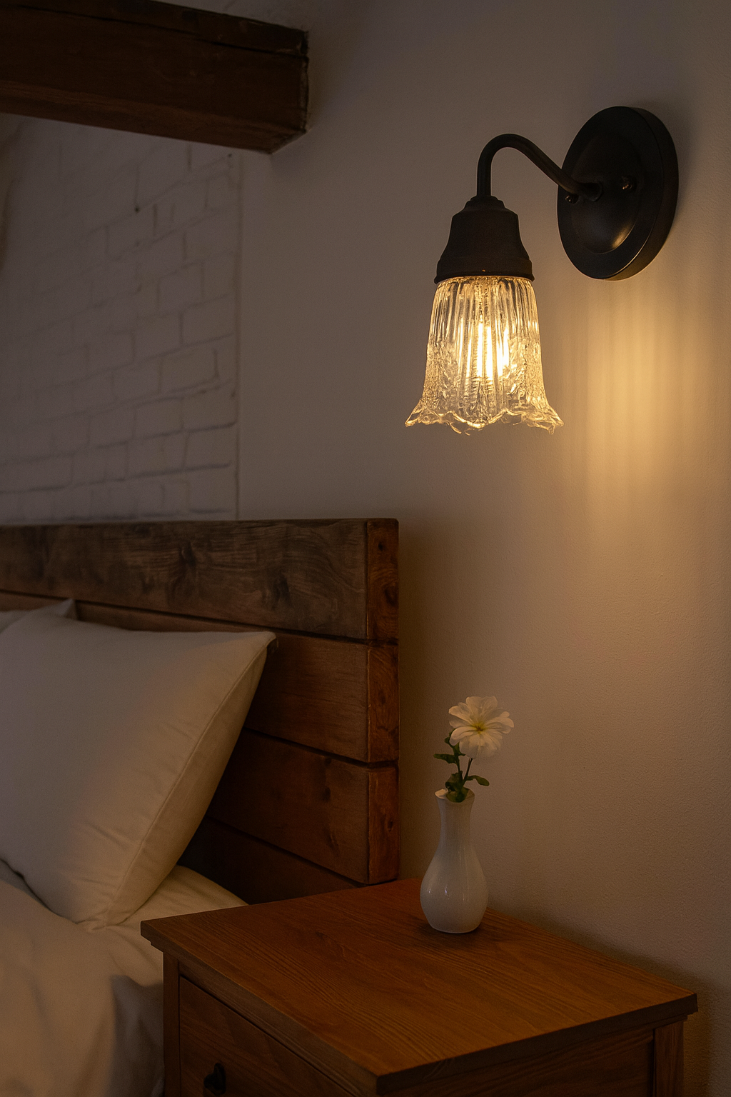 Antique Diamond Floral Flare Wall Sconce Light