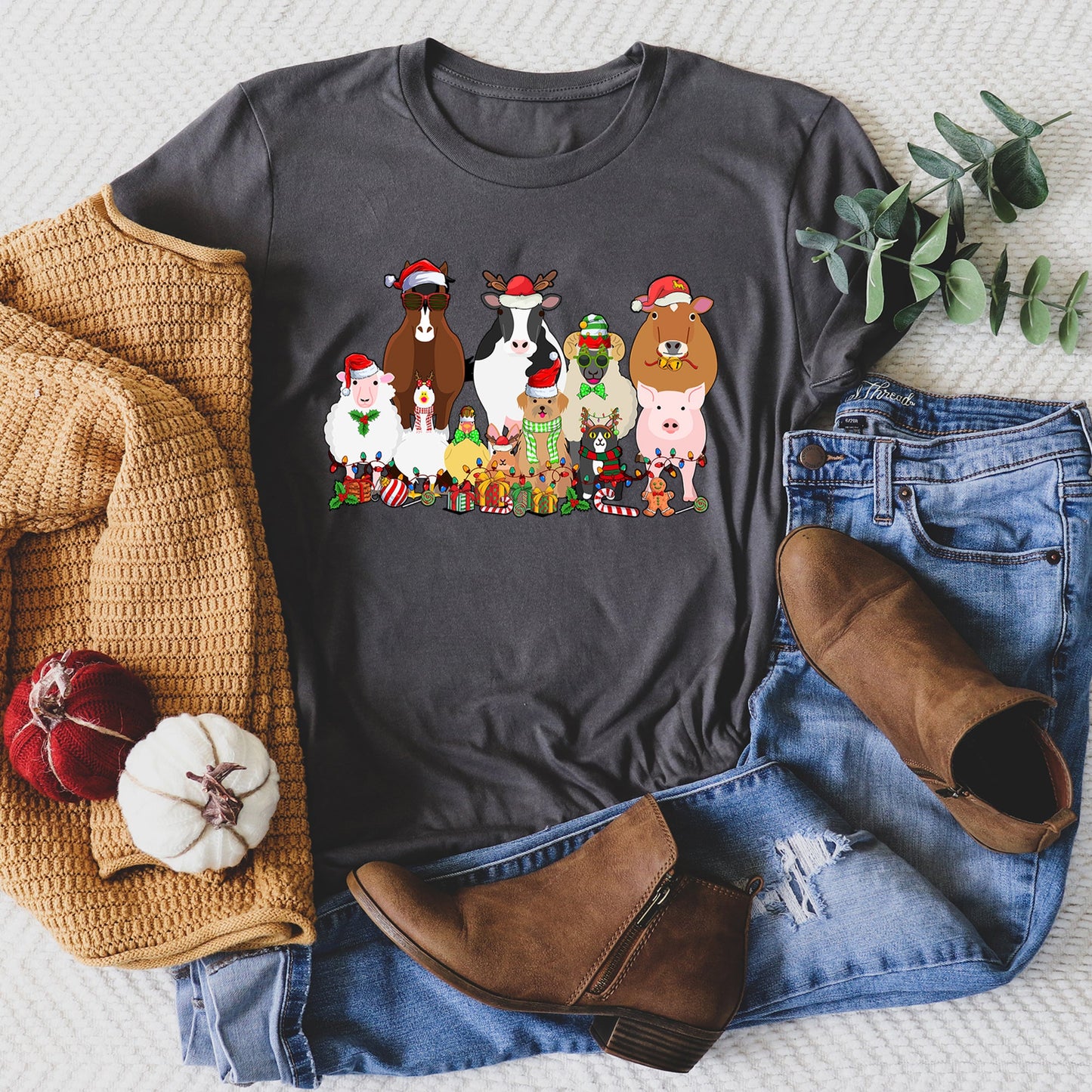 Christmas Farm Animals, Farm Life, Cow, Sheep, Horse, Chicken, Cat, Dog Super Soft Tees