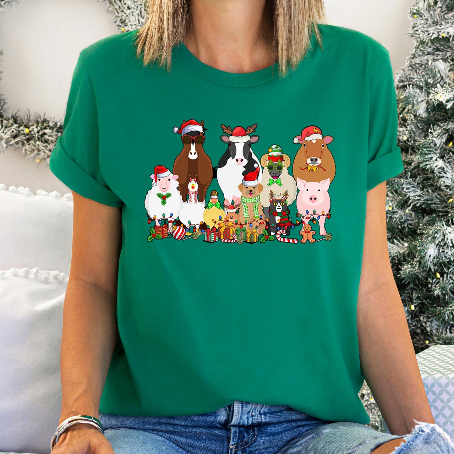 Christmas Farm Animals, Farm Life, Cow, Sheep, Horse, Chicken, Cat, Dog Super Soft Tees