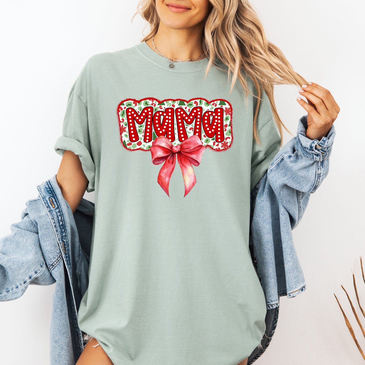 Christmas Mama, Ribbon, Bows, Classic, Retro, Santa Tshirt Comfort Colors T-Shirt