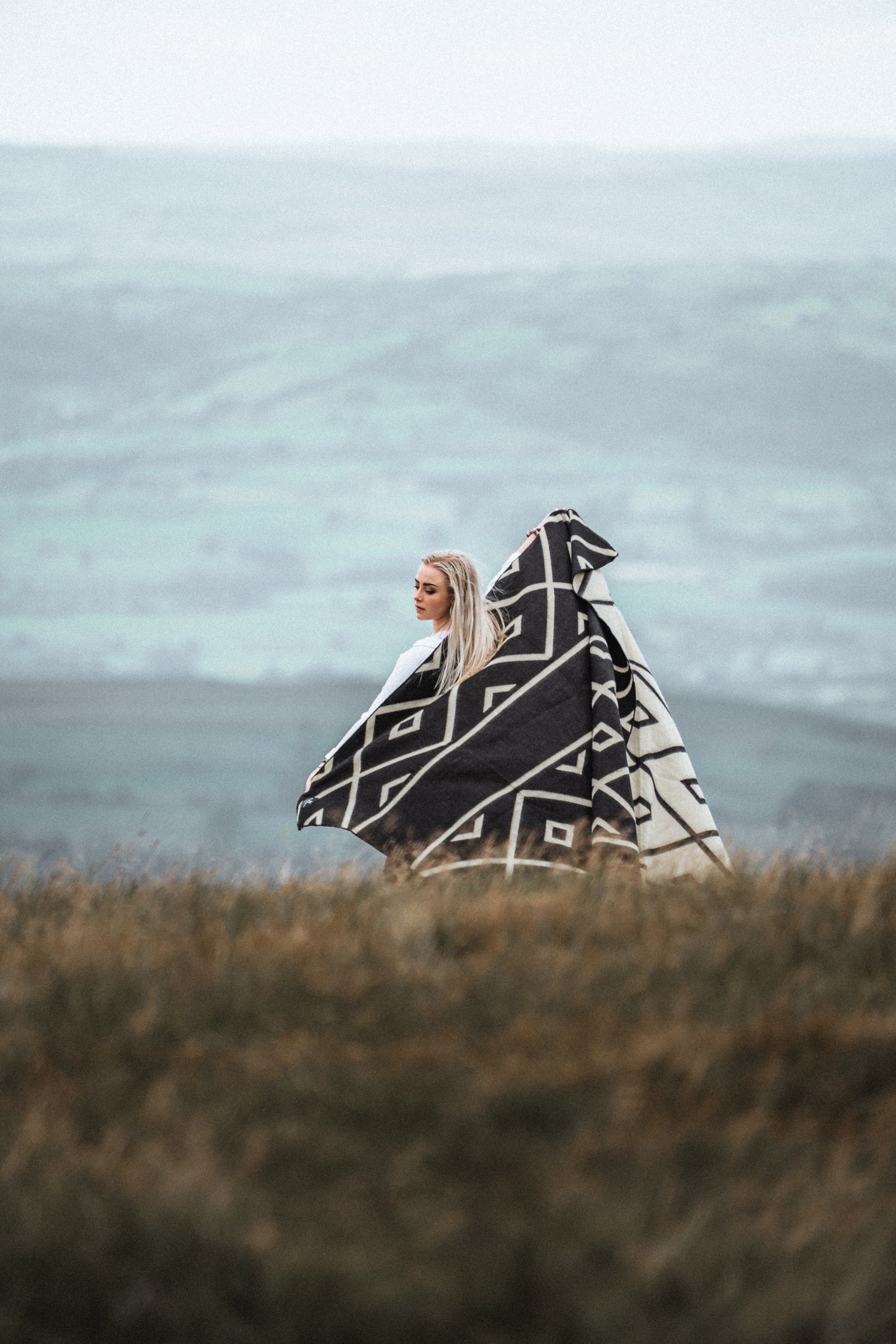Diamante Blanket - Natural / Black | Blankets | Kitchen + Metal