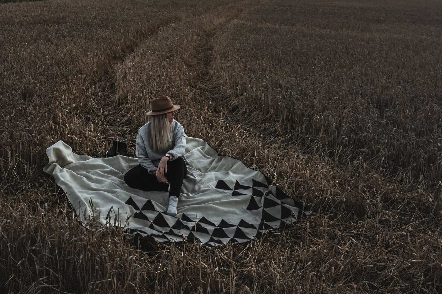 Nevado Blanket - Natural / Black | Kitchen + Metal