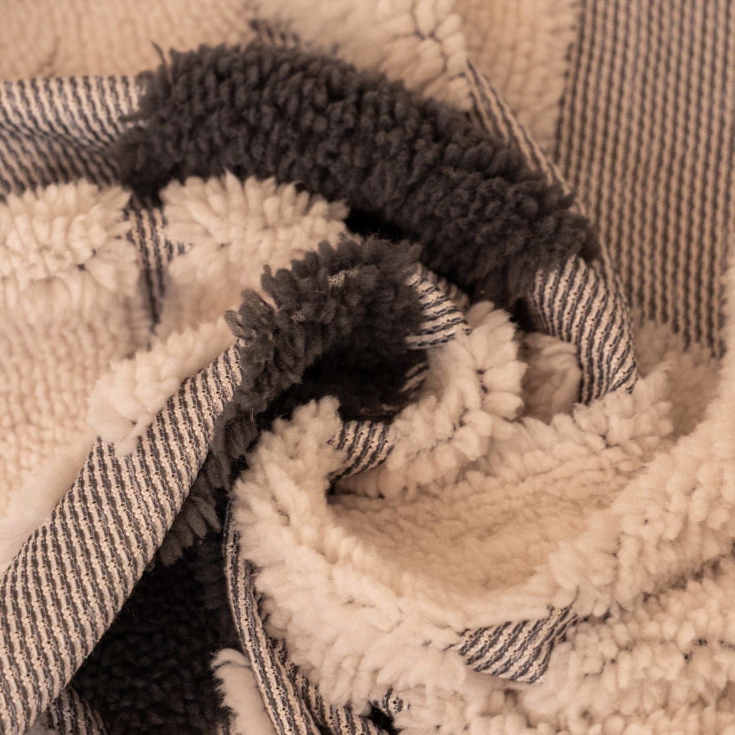 Bohemian Tufted Sofa Cover, Soft Sherpa Fleece Throw Blanket with 3D Aztec Geometric