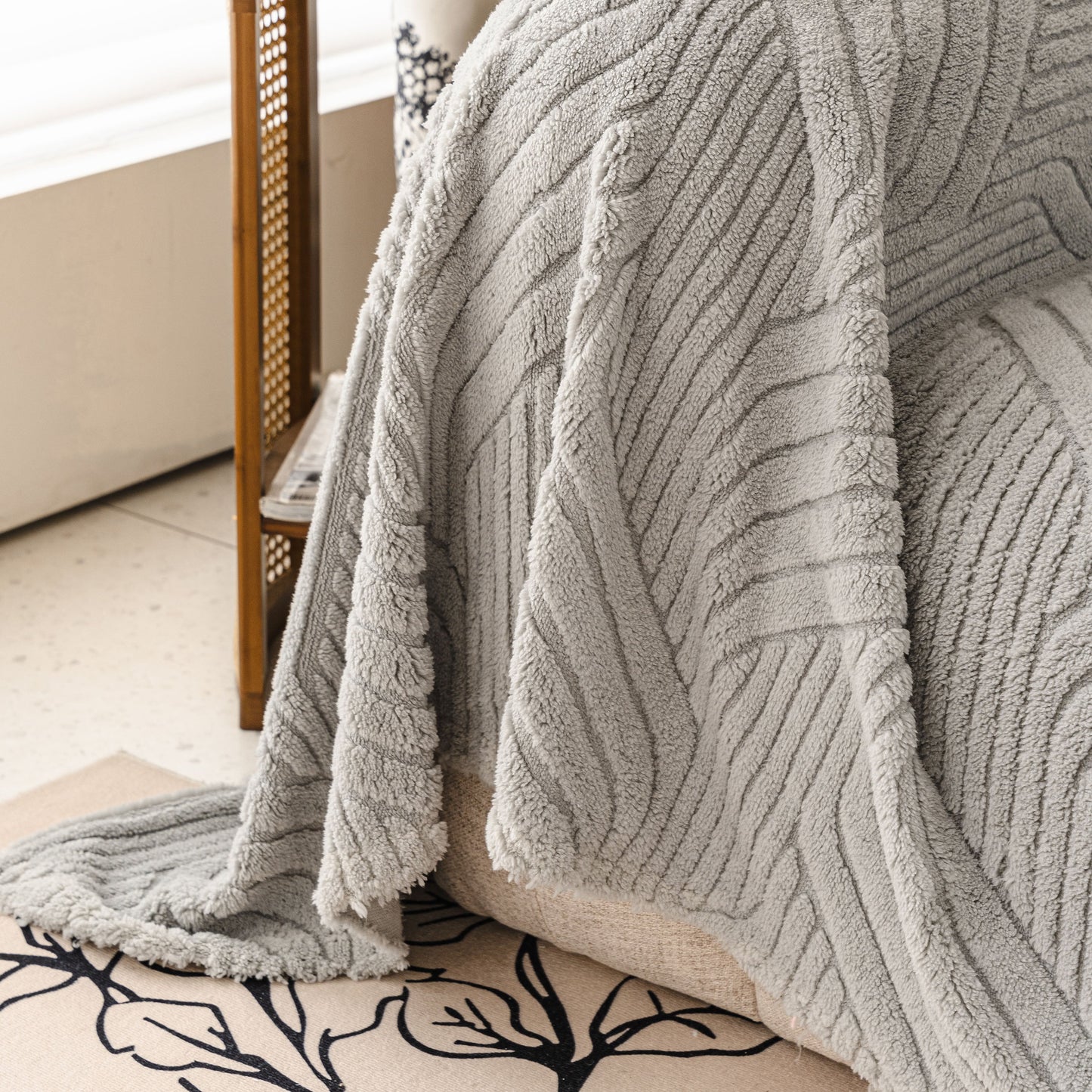 Plush Sherpa Fleece Sofa Throw Blanket, Soft & Cozy Furniture Protector for Couch