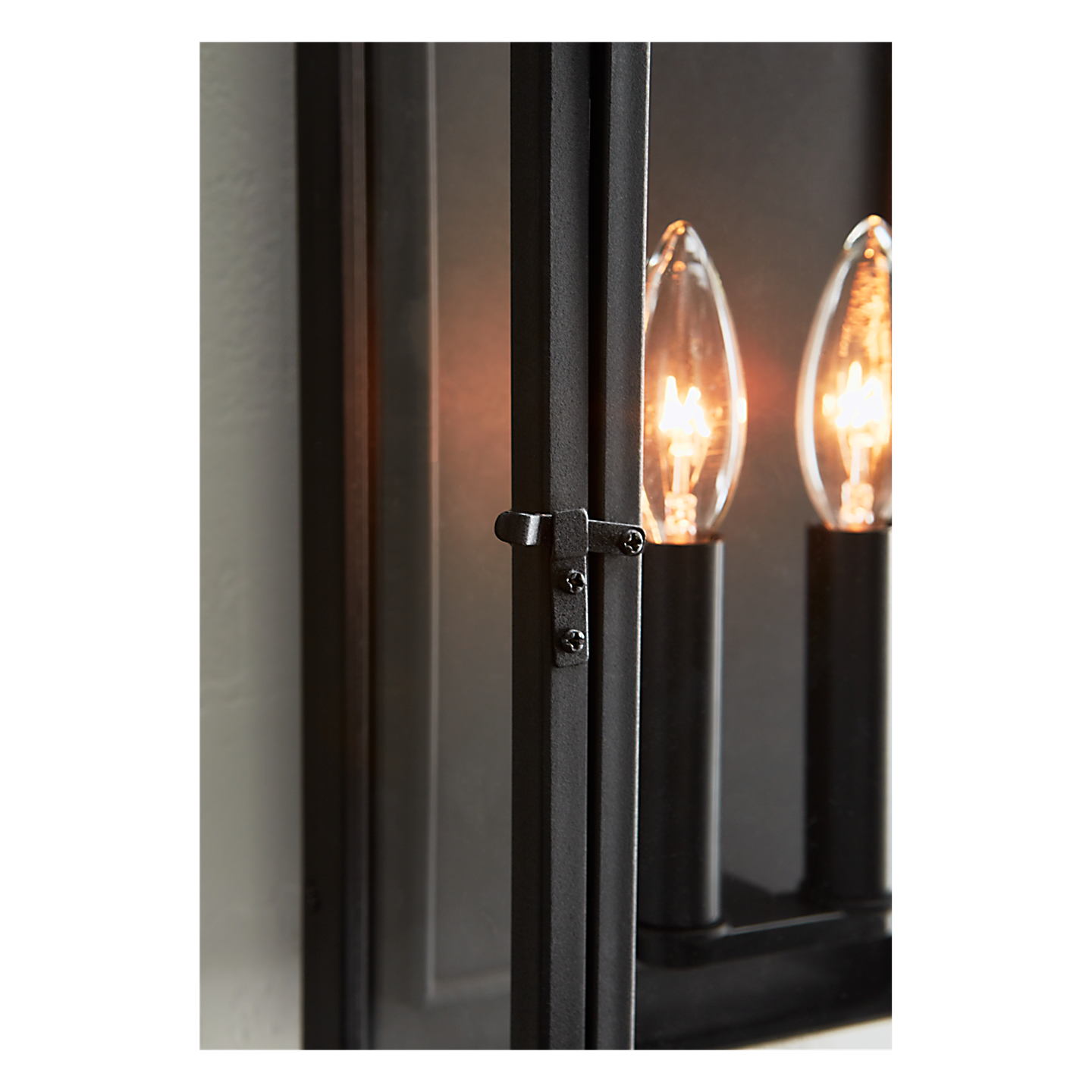 Hingham Medium Wall Lantern