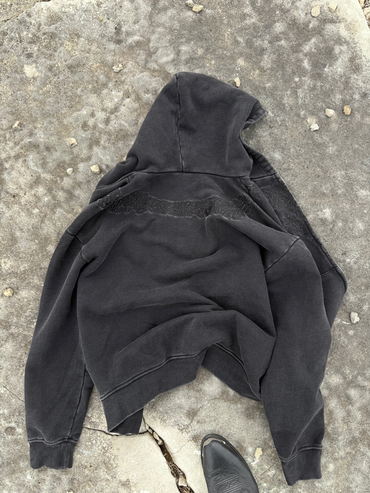 *Breaking Chains Zip-up (Black/Black)
