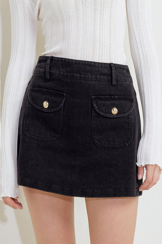 TAILORED FLOW BLACK WOVEN SKORT