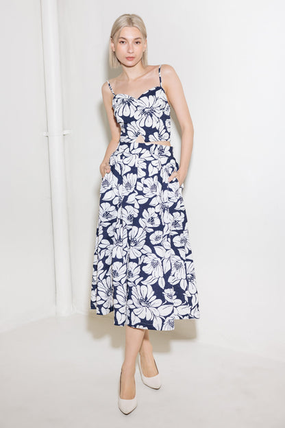 PLAIN OPTIMISM NAVY WOVEN CROP TOP