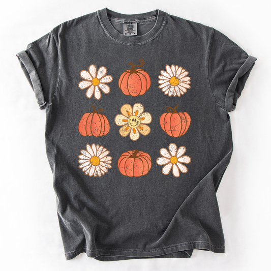 Flowers and Pumpkins, Minimalist Autumn, Fall, Halloween, Comfort Colors T-Shirt