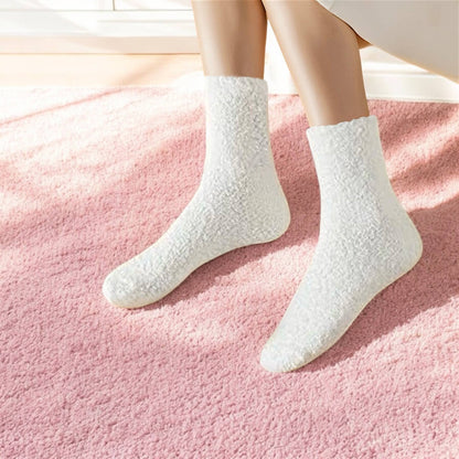 Fuzzy Ankle Socks – Ivory Cozy Cuties