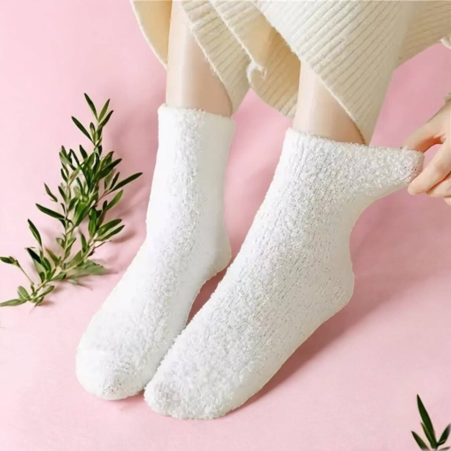 Fuzzy Ankle Socks – Ivory Cozy Cuties