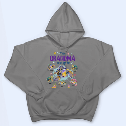 This Grandma Belongs To Summer Turtles - Personalized Custom T Shirt - Gift for Grandma/Nana/Mimi, Mom, Wife, Grandparent