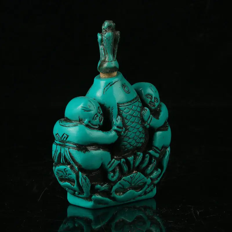 EXQUISITE CHINESE TURQUOISE RESIN HAND CARVED FISH & CHILDREN SNUFF BOTTLE