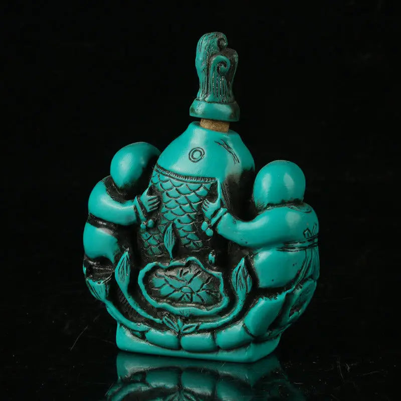 EXQUISITE CHINESE TURQUOISE RESIN HAND CARVED FISH & CHILDREN SNUFF BOTTLE