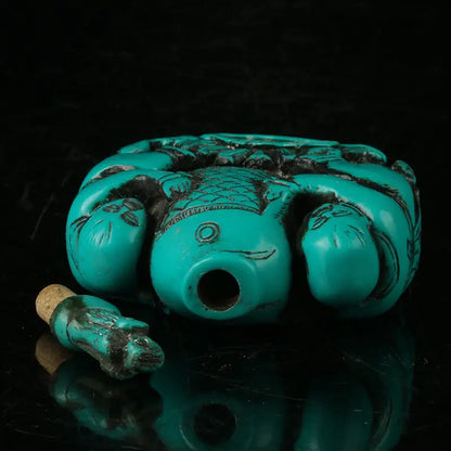 EXQUISITE CHINESE TURQUOISE RESIN HAND CARVED FISH & CHILDREN SNUFF BOTTLE