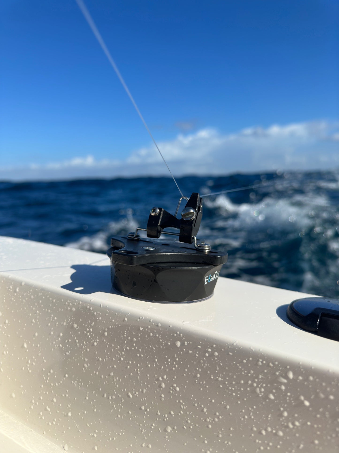 E-Sea Clip-Suction Mounted Flat-line Release Clip