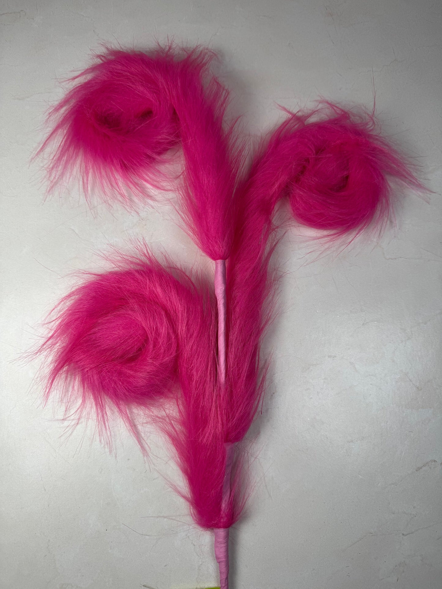 Furry Spiral Curly Spray Hot Pink