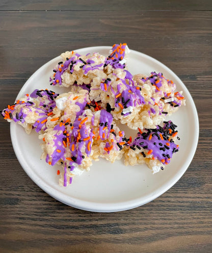 Halloween Crispie Mix Clusters