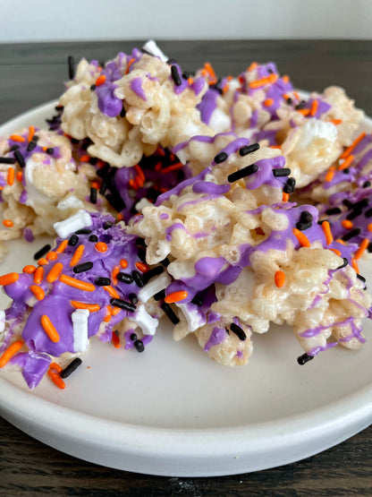Halloween Crispie Mix Clusters