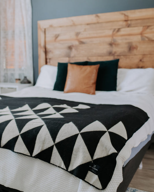 Nevado Blanket - Natural / Black | Kitchen + Metal