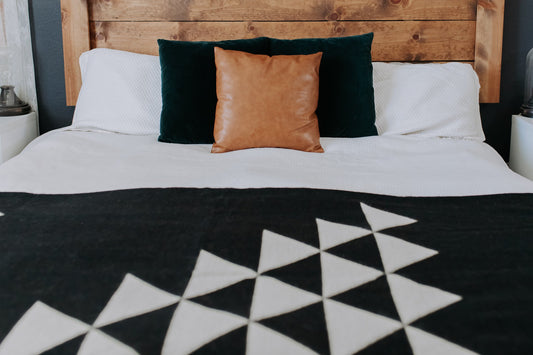 Nevado Blanket - Natural / Black | Kitchen + Metal