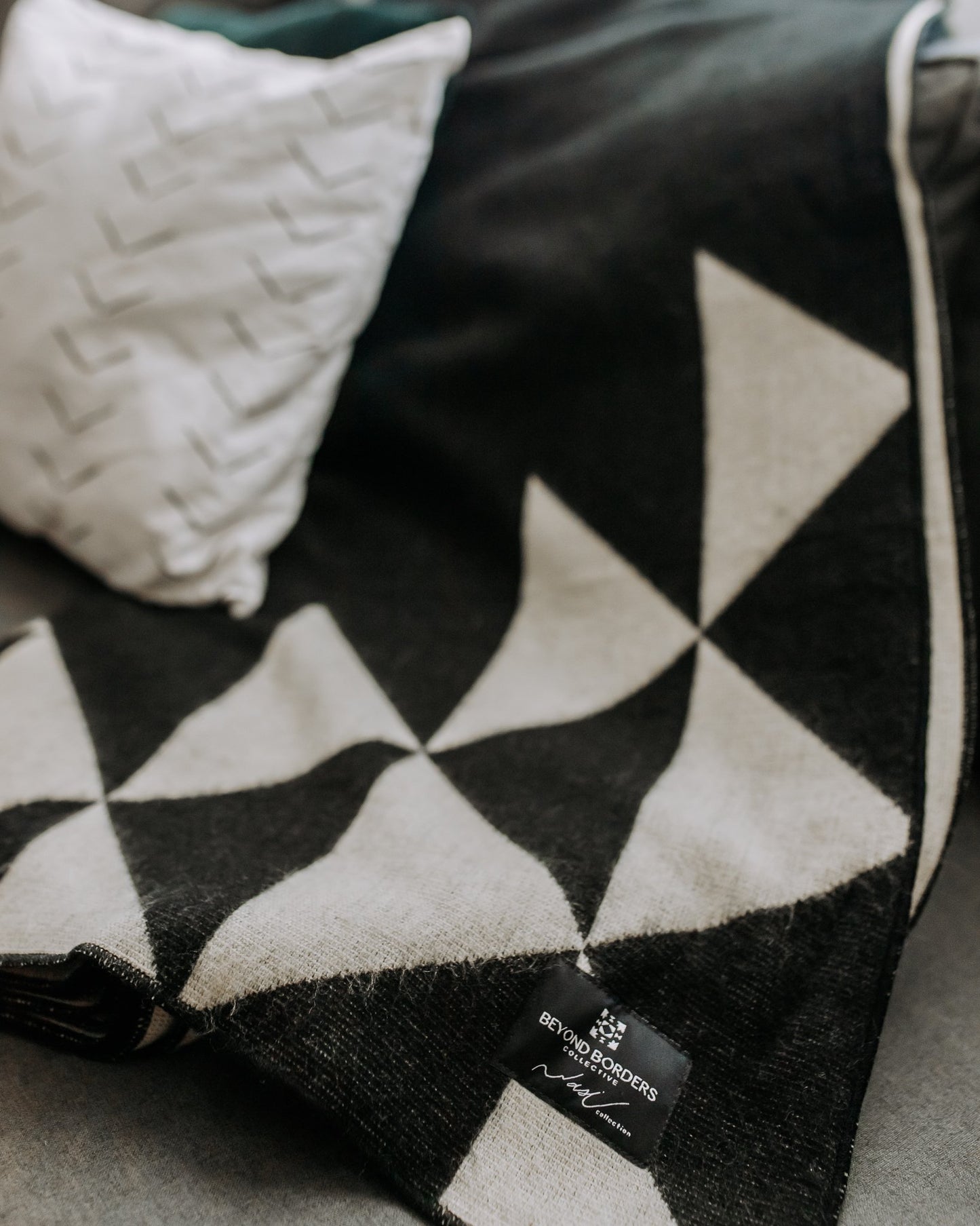 Nevado Blanket - Natural / Black | Kitchen + Metal