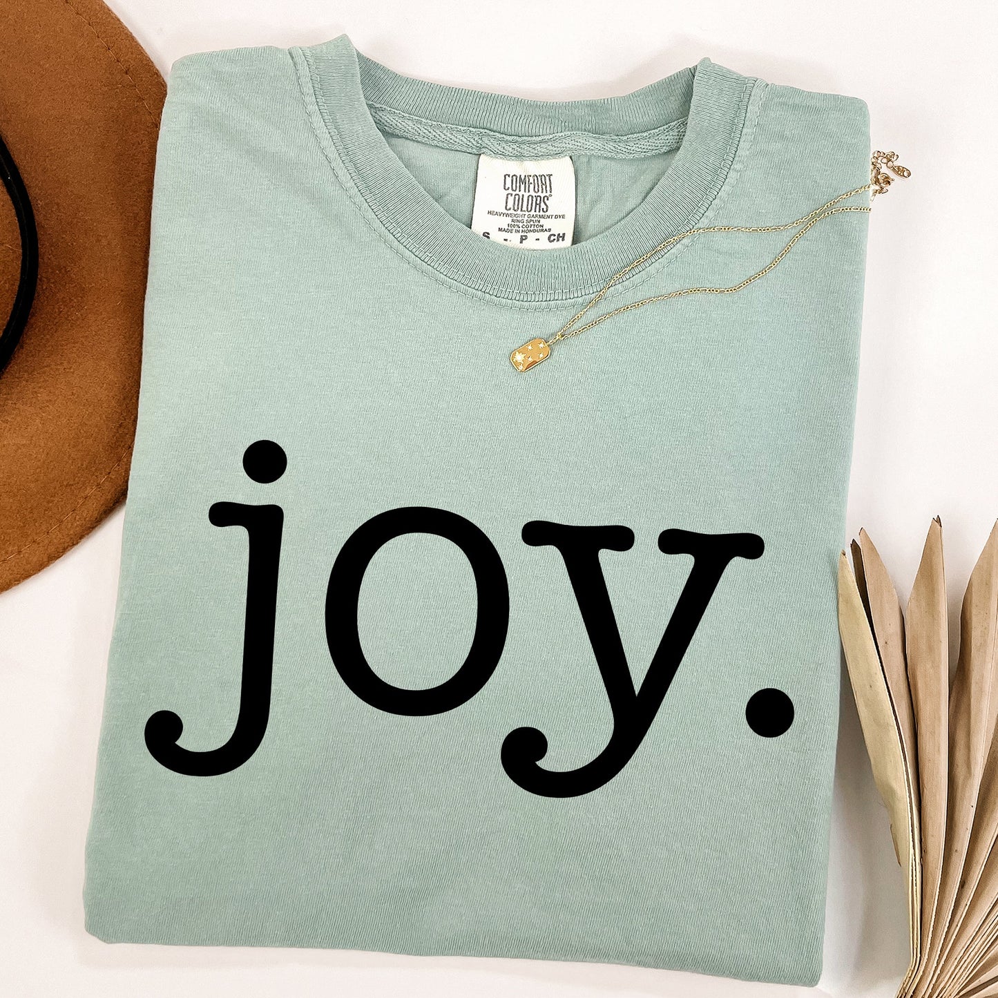 Joy, Classic Minimalist, Christmas, Winter, Snow, Santa, Xmas Tshirt Comfort Colors T-Shirt