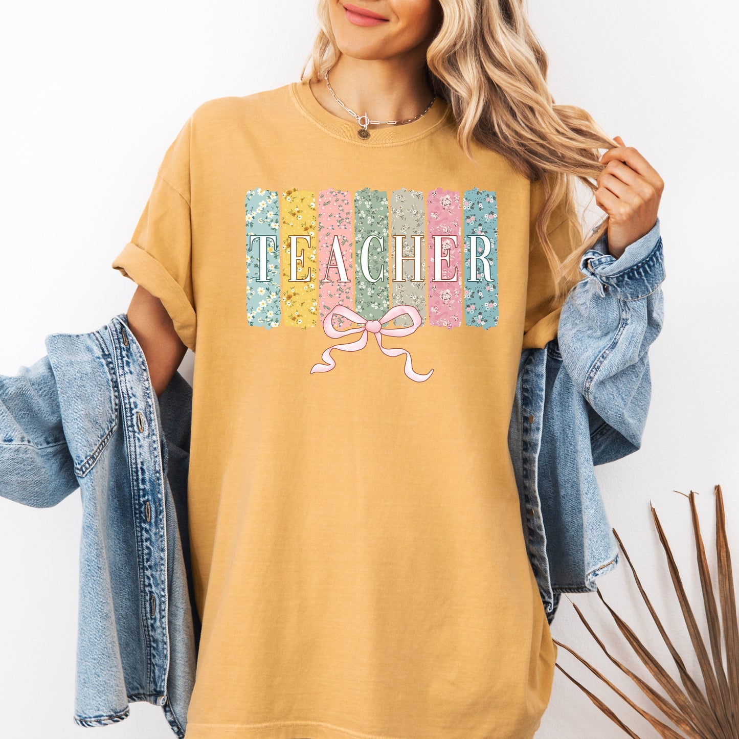 Teacher, Wildflowers, Bow, Back to School, First Day of School, Cute, Teacher Appreciation, Coquette, Comfort Colors T-Shirt
