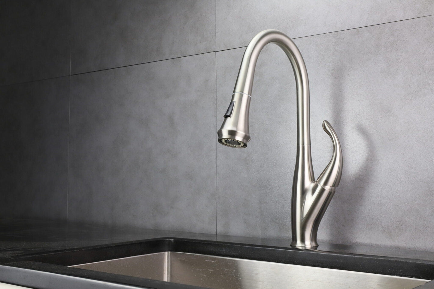Garbatella Brass Single-Handle Pull-Down Spray Kitchen Faucet