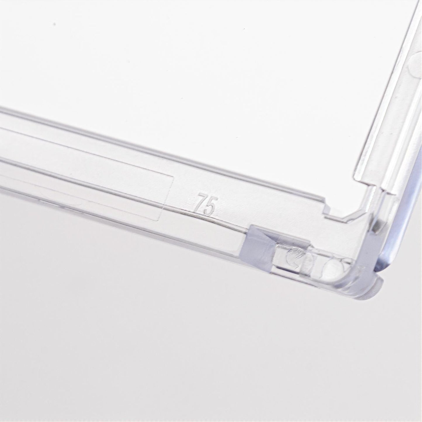 75 pt Magnetic Card Holder