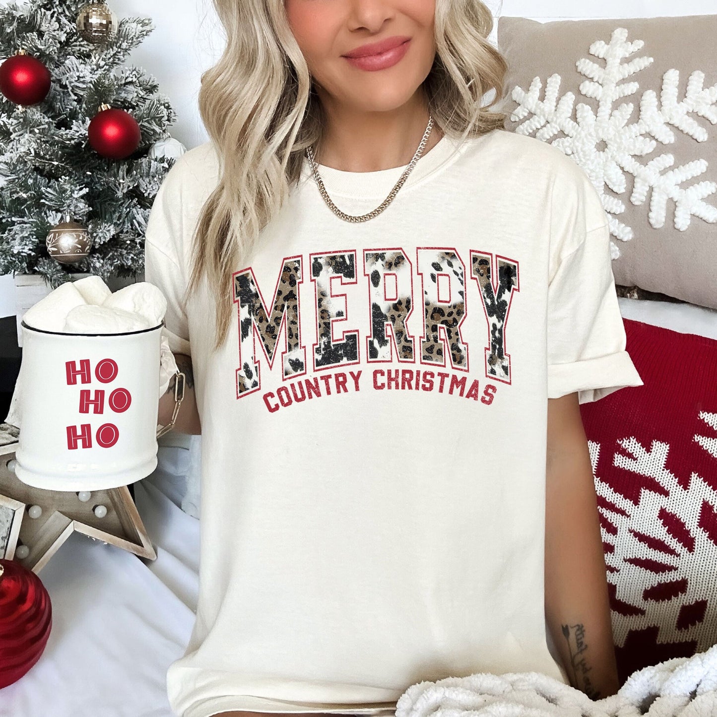 Merry Country Christmas, Collegiate Style, Retro, Fur, Leopard Print, Comfort Colors Tshirt