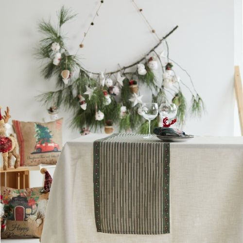 Fox Trot Pattern Linen-Feel Runner, Christmas Decorating