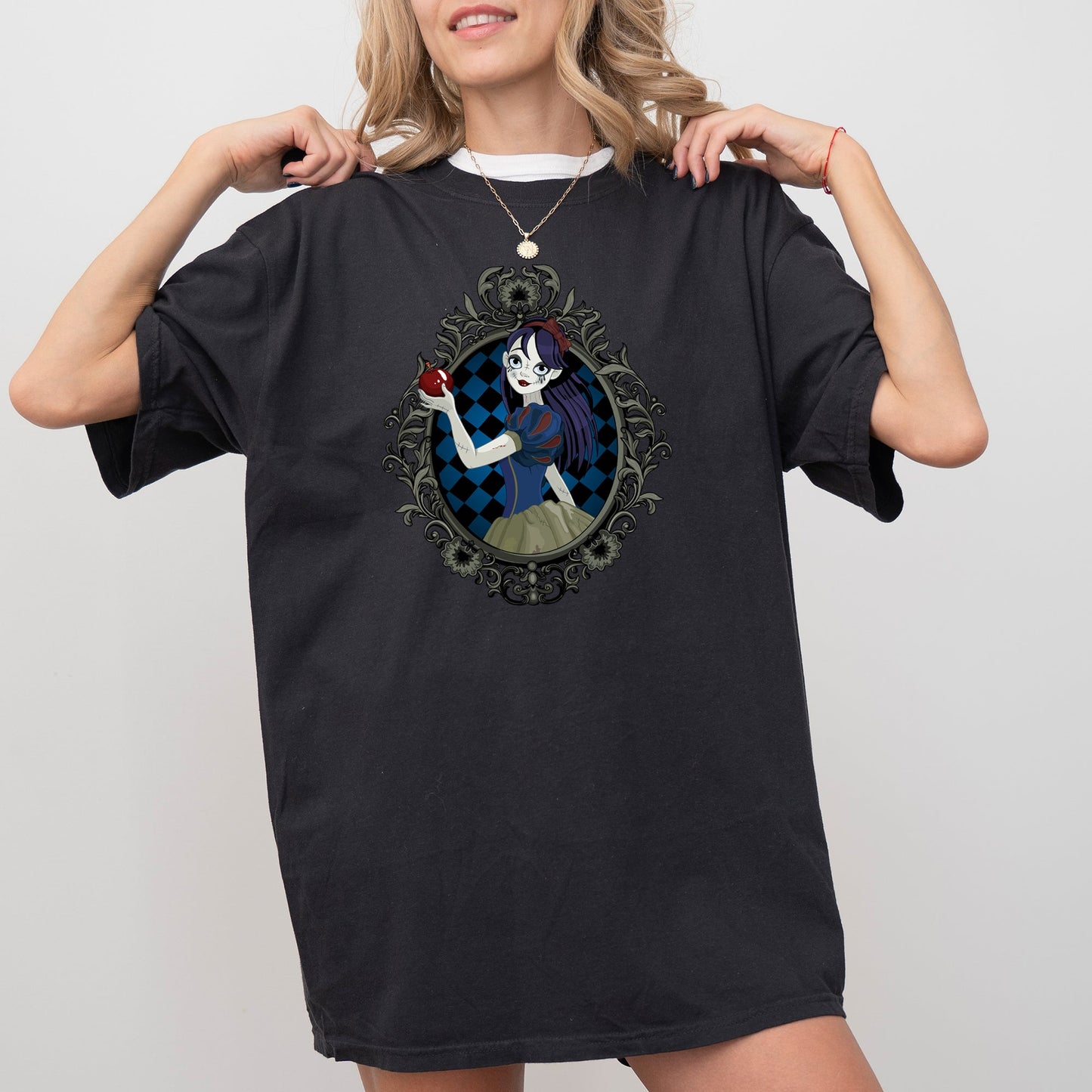 Snow White, Princess, Skeleton, Funny, Witch, Aesthetic, Meme, Halloween, Spooky, Costume, Tshirt Comfort Colors T-Shirt
