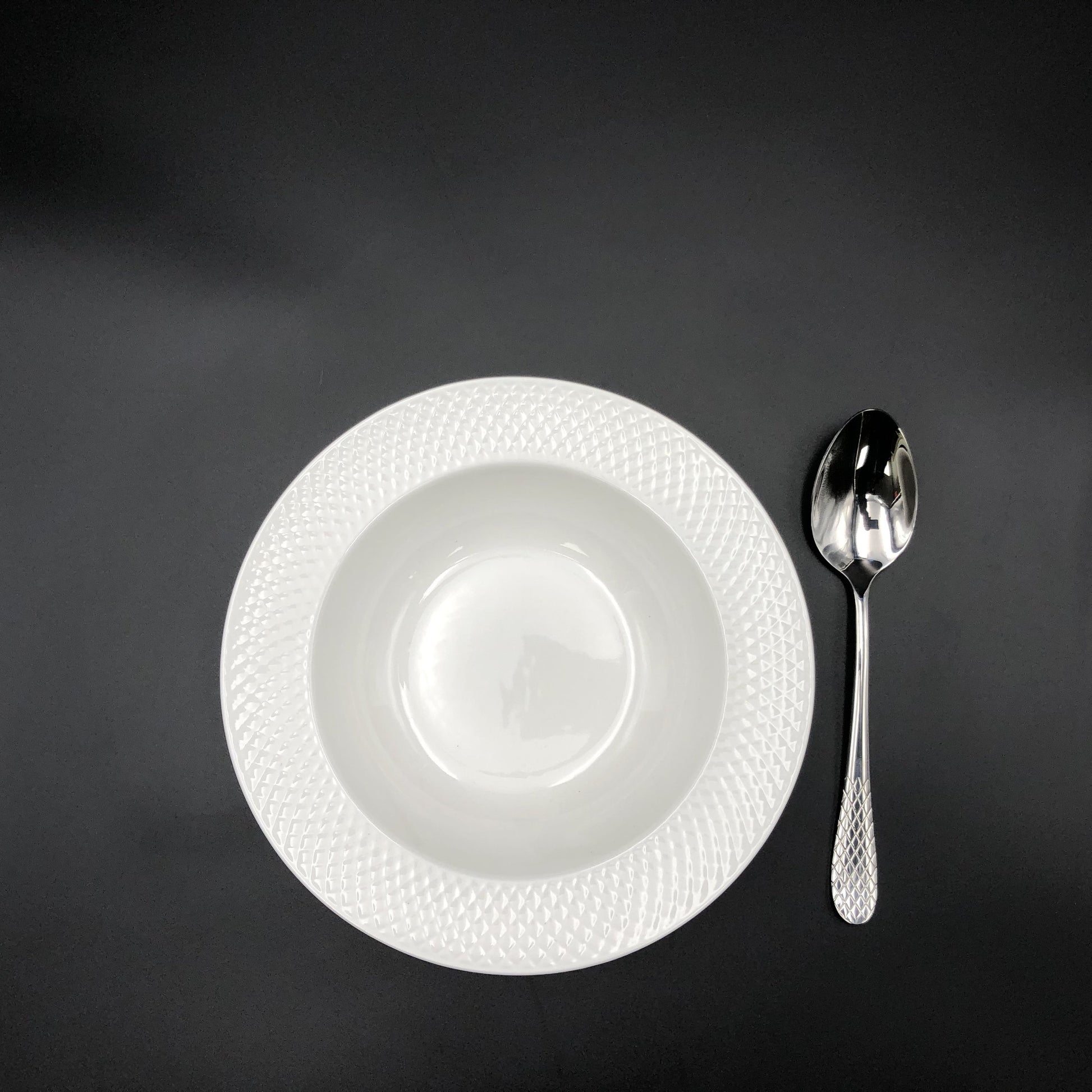 dinnerware porcelain bowl with spoon